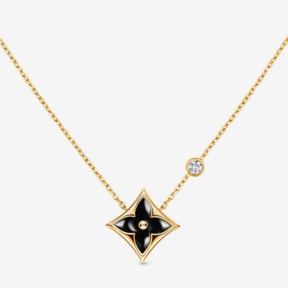 ***Louis Vuitton LOGO Gold
Necklace Black Blossom Pandant
Tifster